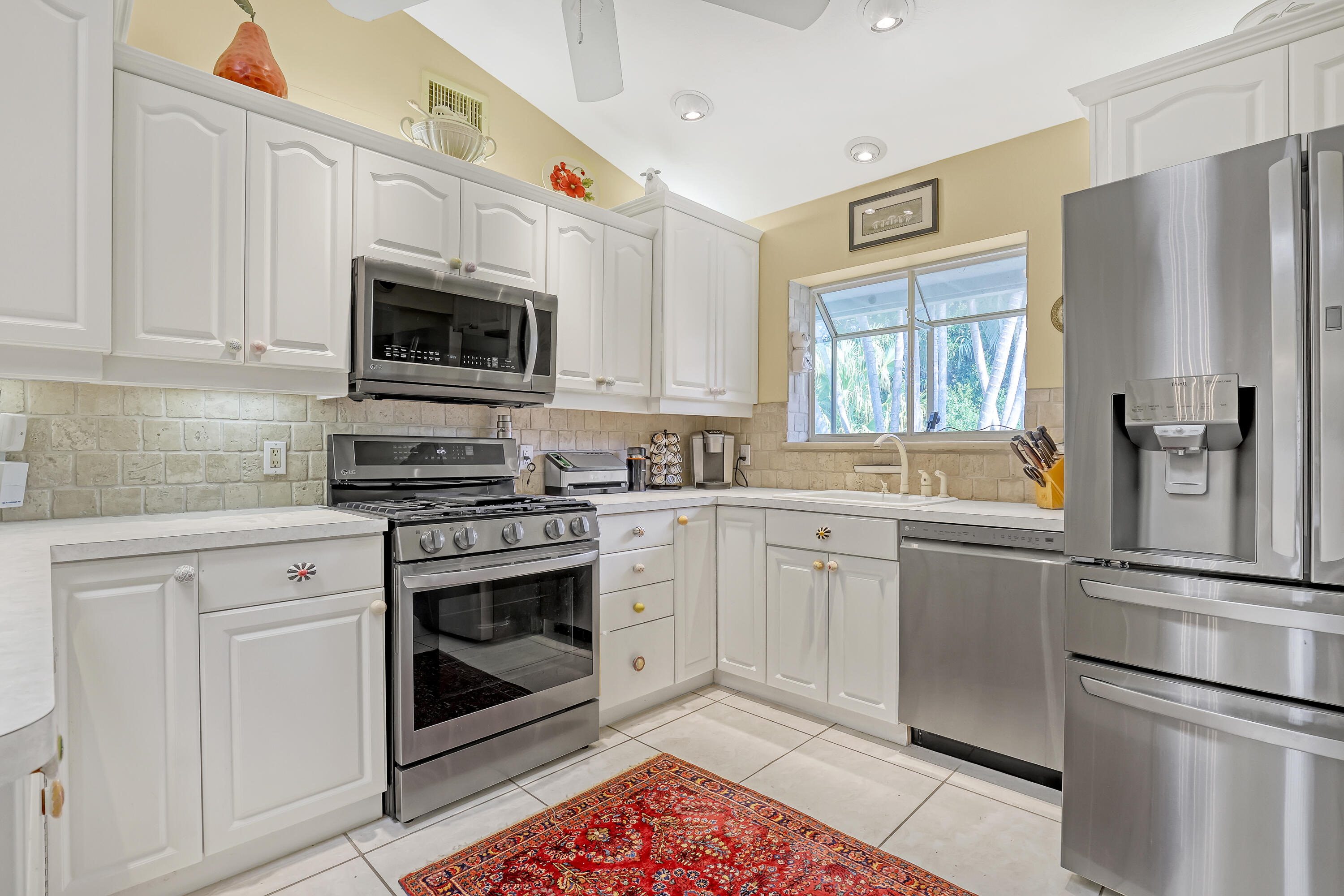5010 Southeast Hanson Circle Stuart, FL 34997 - Photo 14 of 59 5010 SE Hansons (13)
