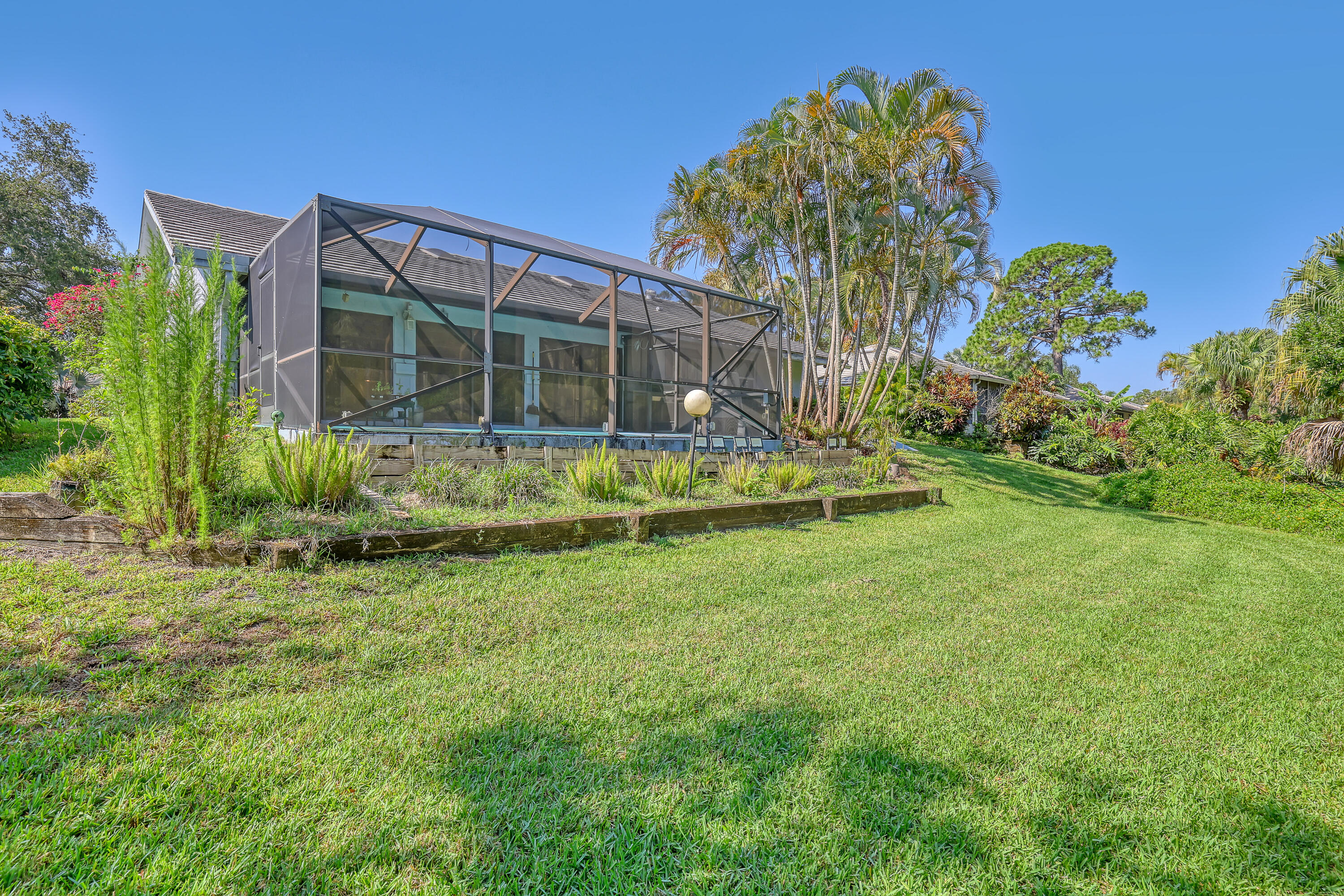 5010 Southeast Hanson Circle Stuart, FL 34997 - Photo 35 of 59 5010 SE Hansons (34)