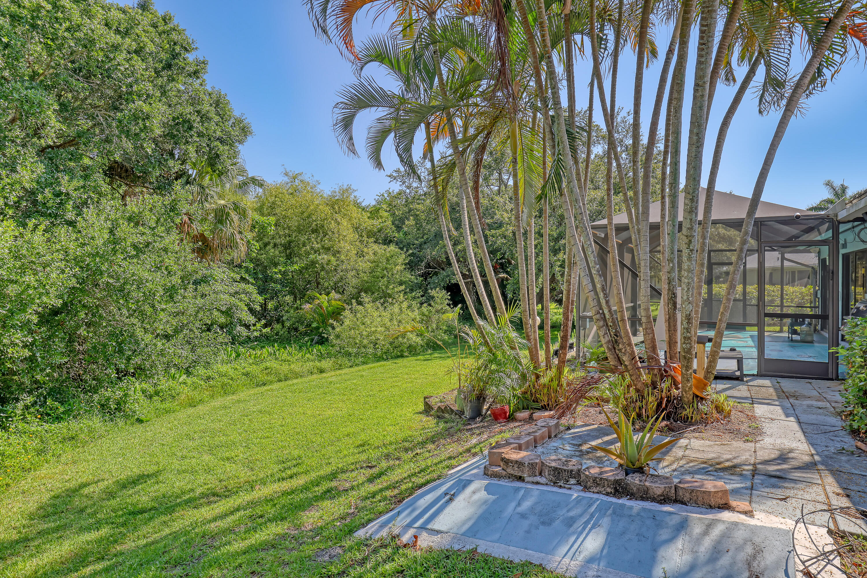 5010 Southeast Hanson Circle Stuart, FL 34997 - Photo 38 of 59 5010 SE Hansons (37)