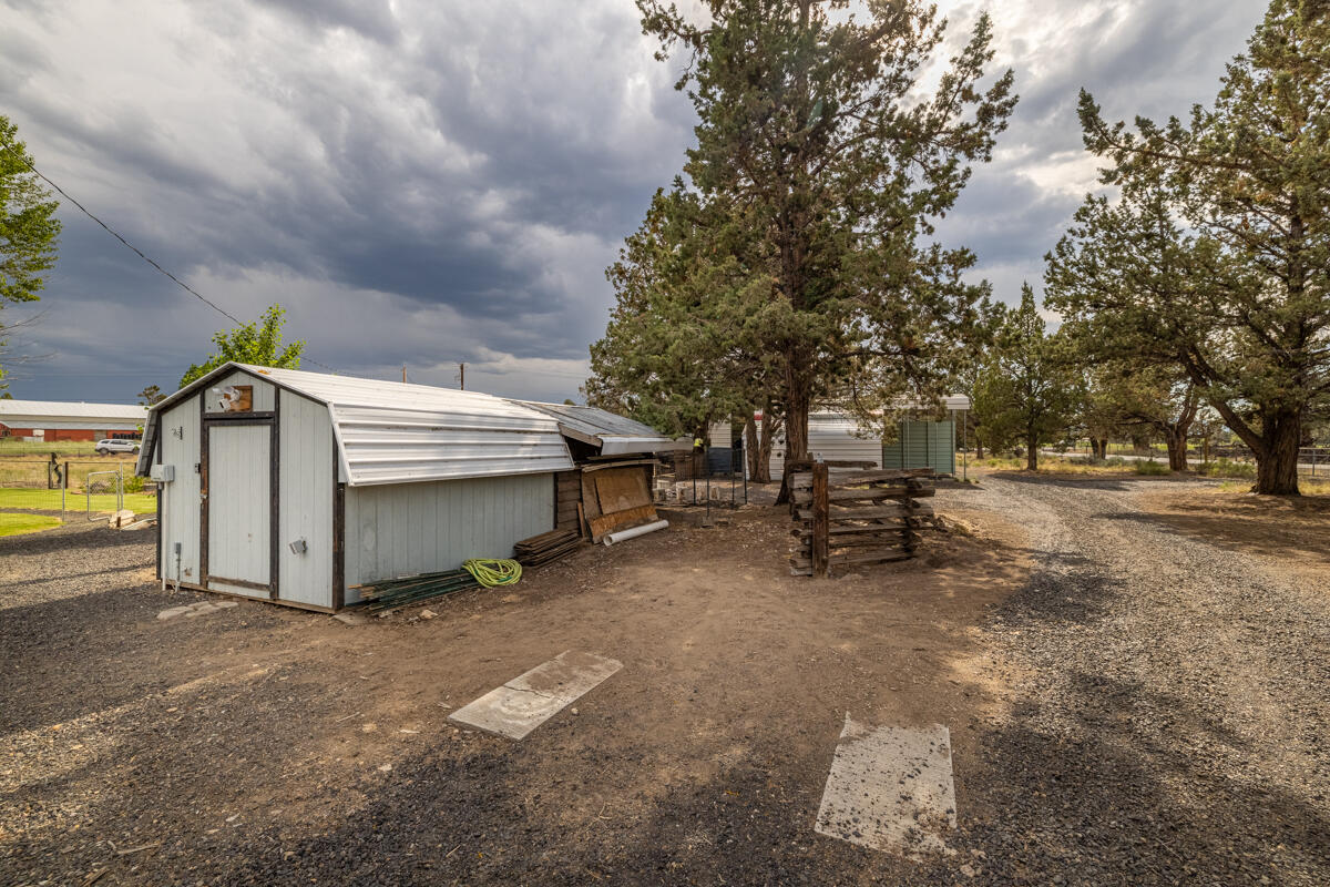 19085 Dayton Road Bend, OR 97703 - Photo 24 of 30 5H2A1977
