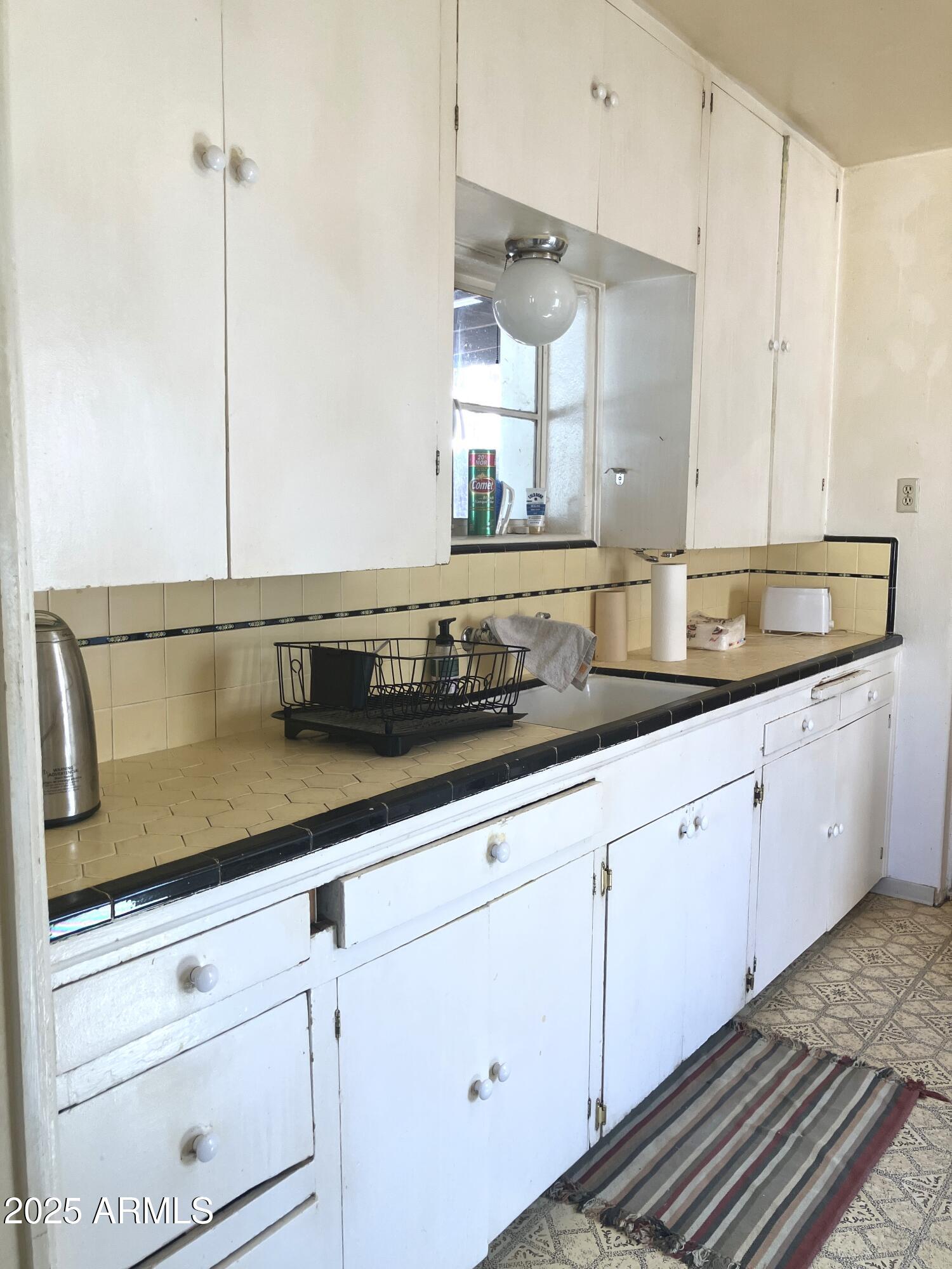 1637 East Roma Avenue Phoenix, AZ 85016 - Photo 23 of 78 Large, Eat-In Kitchen off Dining Room
