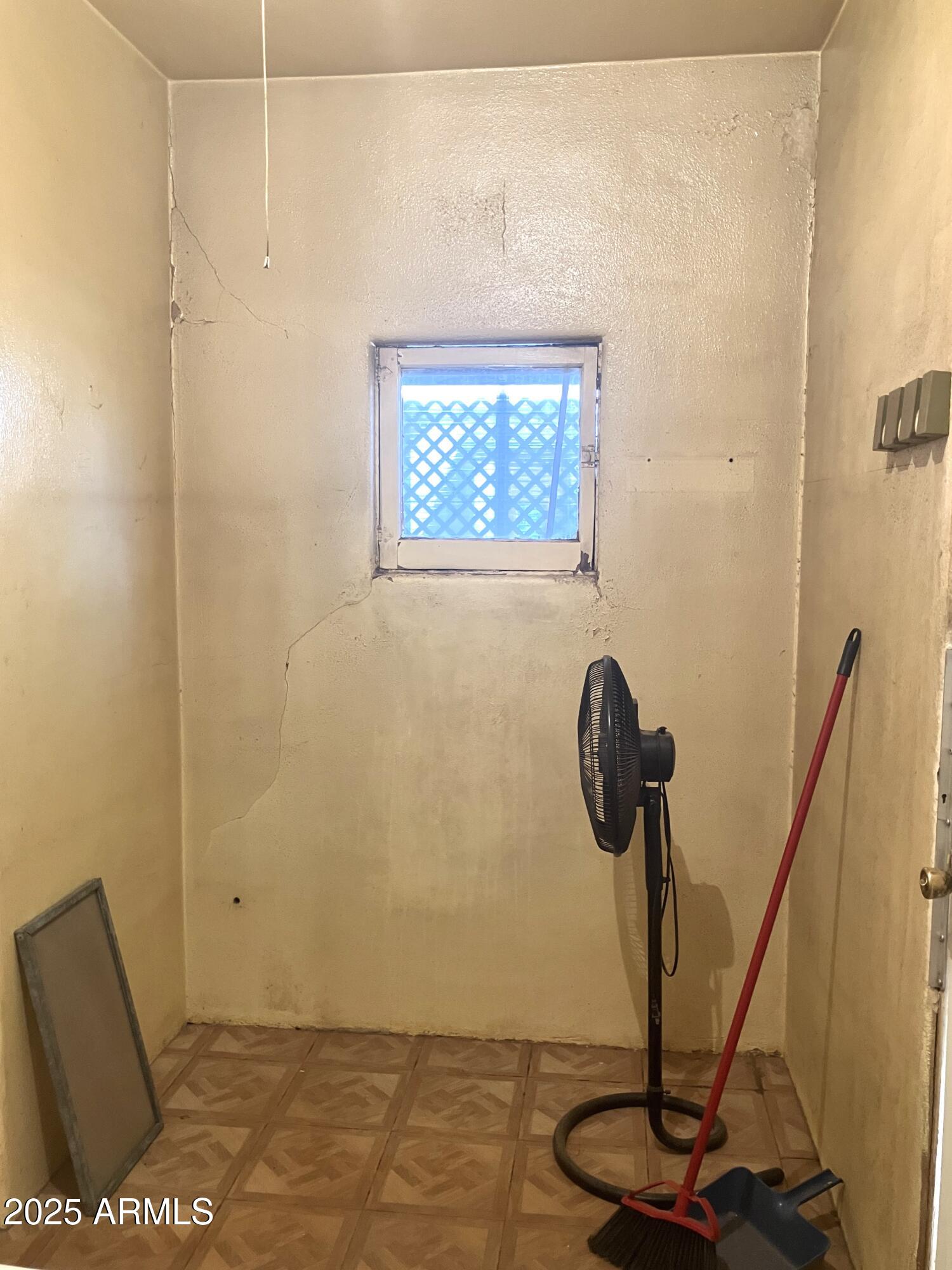 1637 East Roma Avenue Phoenix, AZ 85016 - Photo 29 of 78 HUGE Laundry Room off Kitchen