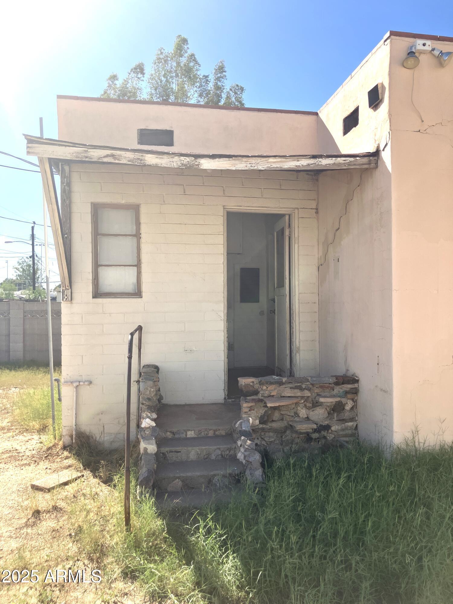 1637 East Roma Avenue Phoenix, AZ 85016 - Photo 63 of 78 a front view of a house