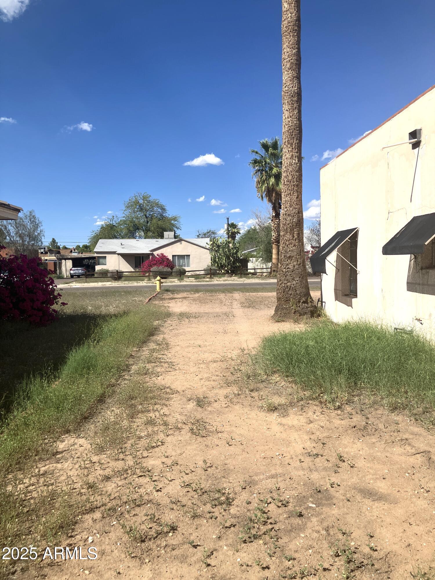 1637 East Roma Avenue Phoenix, AZ 85016 - Photo 8 of 78 Right Side of 1637 E Roma Ave