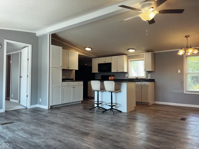 $169,900 | 205 Walnut Street, Hope, IN 47246