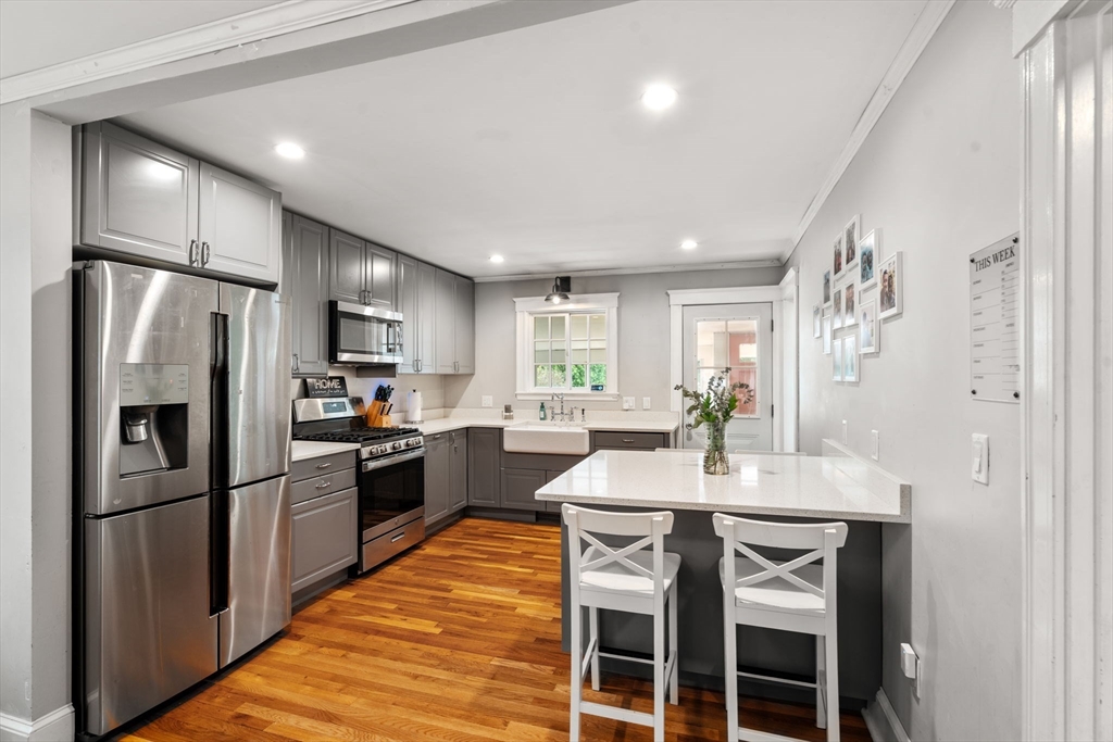 22 Bradford Road Milton, MA 02186 - Photo 8 of 23