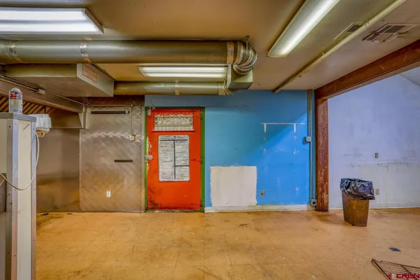 a view of utility room