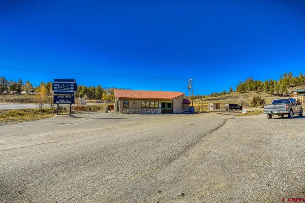 a view of entryway with workspace
