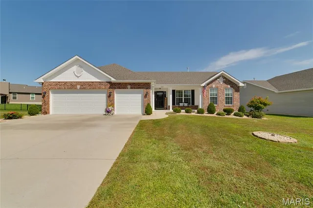 $439,500 | 212 Schuman Drive, O'Fallon, MO 63366
