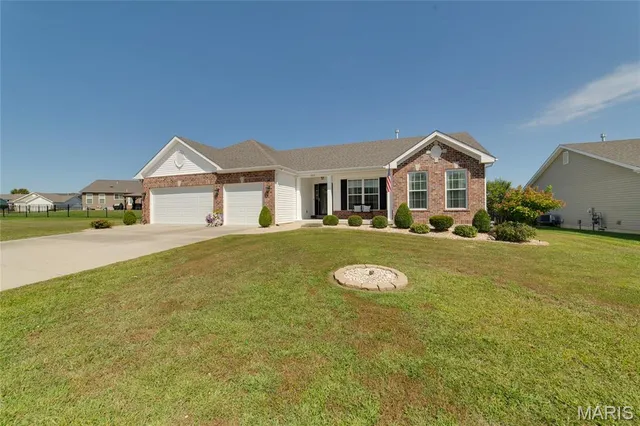 $439,500 | 212 Schuman Drive, O'Fallon, MO 63366
