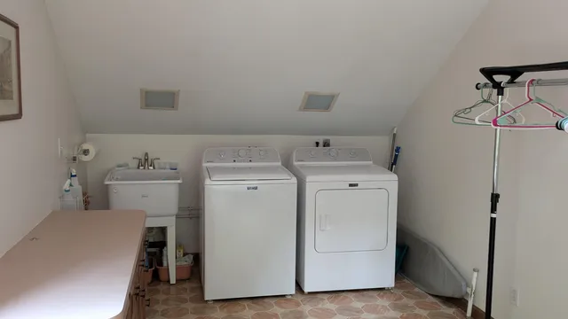 $675,000 | 34 Hubbard Grove Road, Shelburne, NH 03581