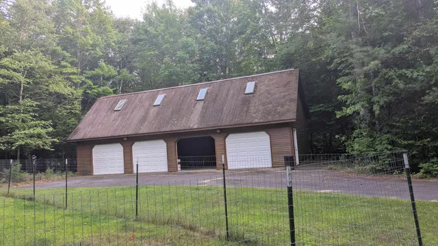 $675,000 | 34 Hubbard Grove Road, Shelburne, NH 03581