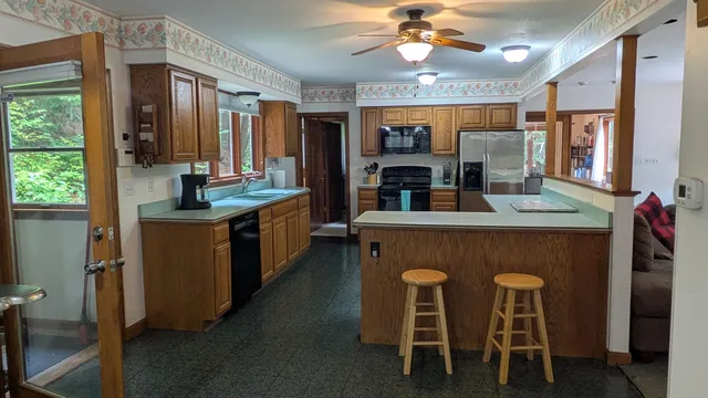 $675,000 | 34 Hubbard Grove Road, Shelburne, NH 03581