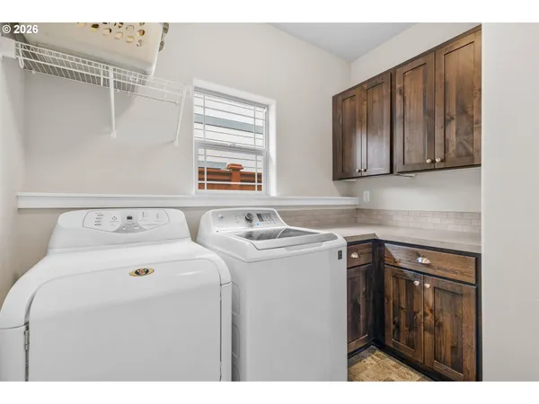 $525,000 | 442 Southeast Pioneer Drive, Prineville, OR 97754
