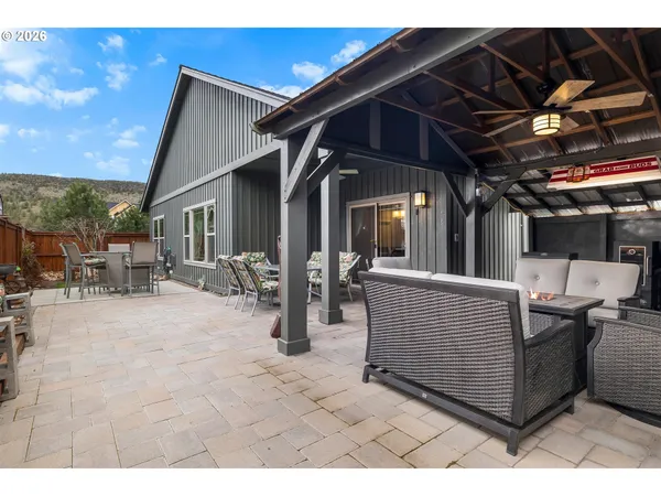 $525,000 | 442 Southeast Pioneer Drive, Prineville, OR 97754