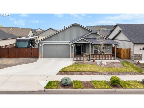 $525,000 | 442 Southeast Pioneer Drive, Prineville, OR 97754