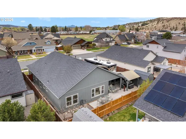 $525,000 | 442 Southeast Pioneer Drive, Prineville, OR 97754