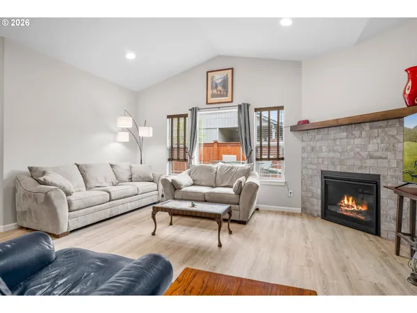 $525,000 | 442 Southeast Pioneer Drive, Prineville, OR 97754