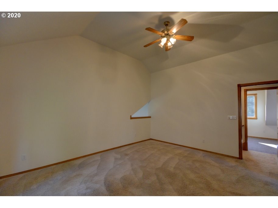 67051 East Barlow Trail Road Rhododendron, OR 97049 - Photo 12 of 32 a view of an empty room