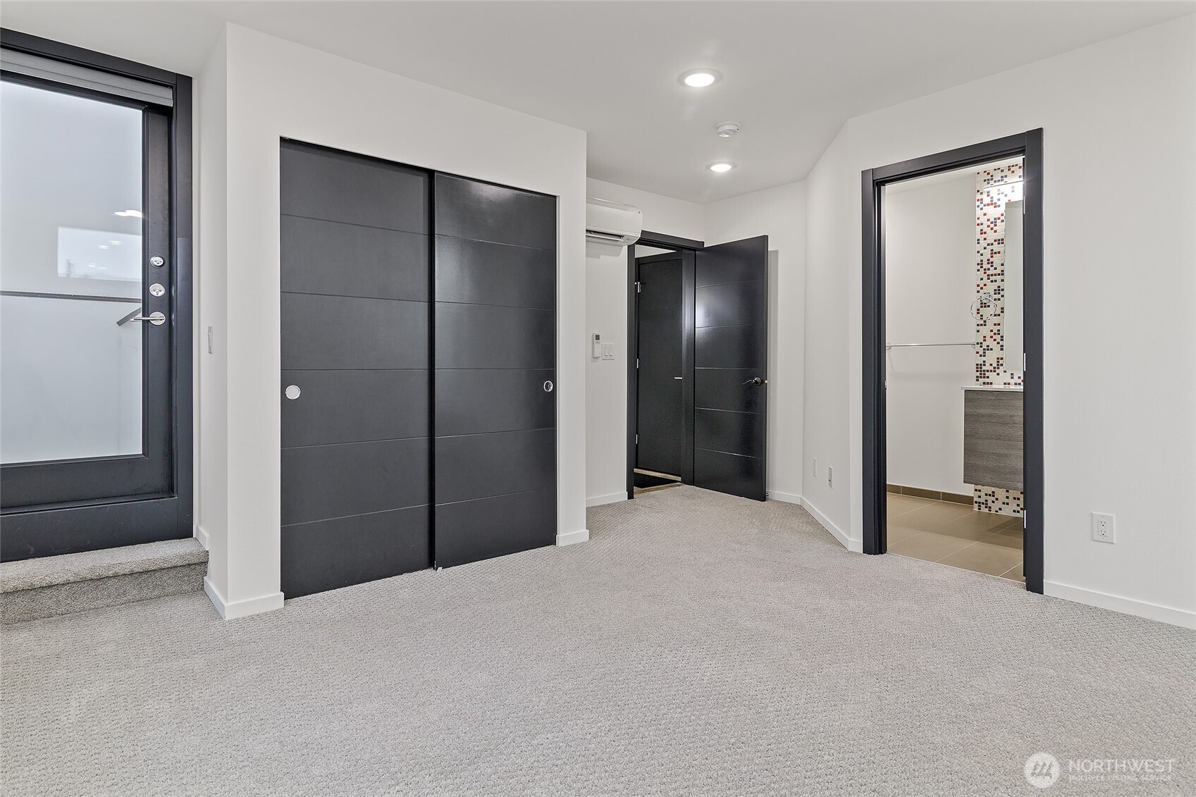 9221 Linden Avenue North, Unit A Seattle, WA 98103 - Photo 13 of 29 a view of entryway