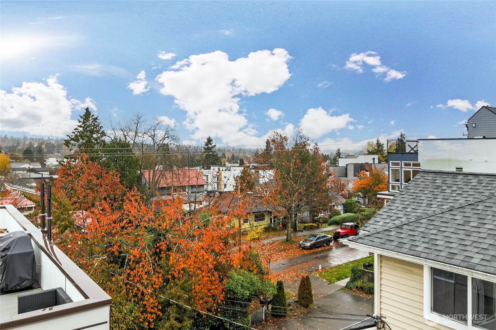 9221 Linden Avenue North, Unit A Seattle, WA 98103 - Photo 18 of 29