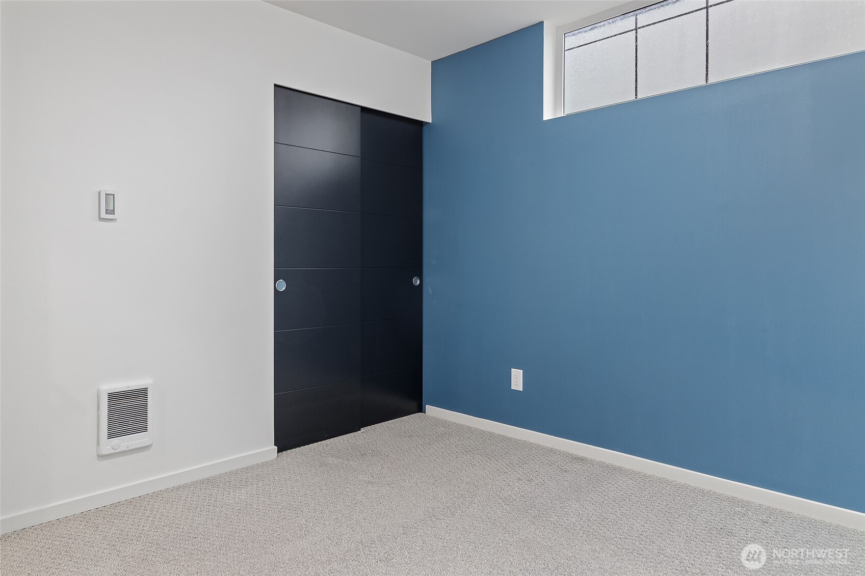 9221 Linden Avenue North, Unit A Seattle, WA 98103 - Photo 19 of 29