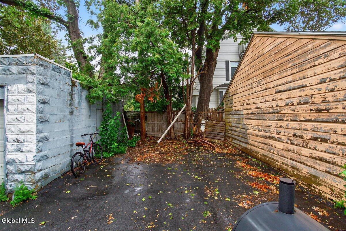 1503 Rugby Road Schenectady, NY 12308 - Photo 15 of 58 46-1503 Rugby Rd-46