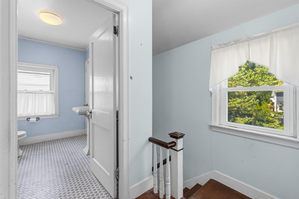 564 Montgomery Street Fall River, MA 02720 - Photo 41 of 42