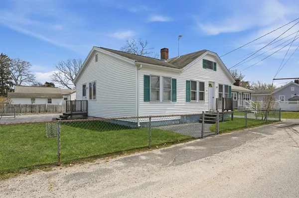 $429,999 | 26 Bayview Street, Wareham, MA 02571