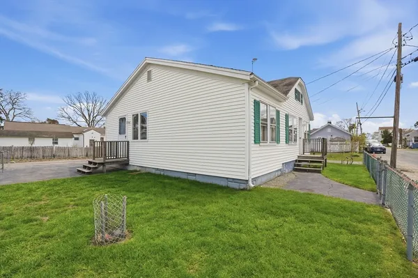 $429,999 | 26 Bayview Street, Wareham, MA 02571