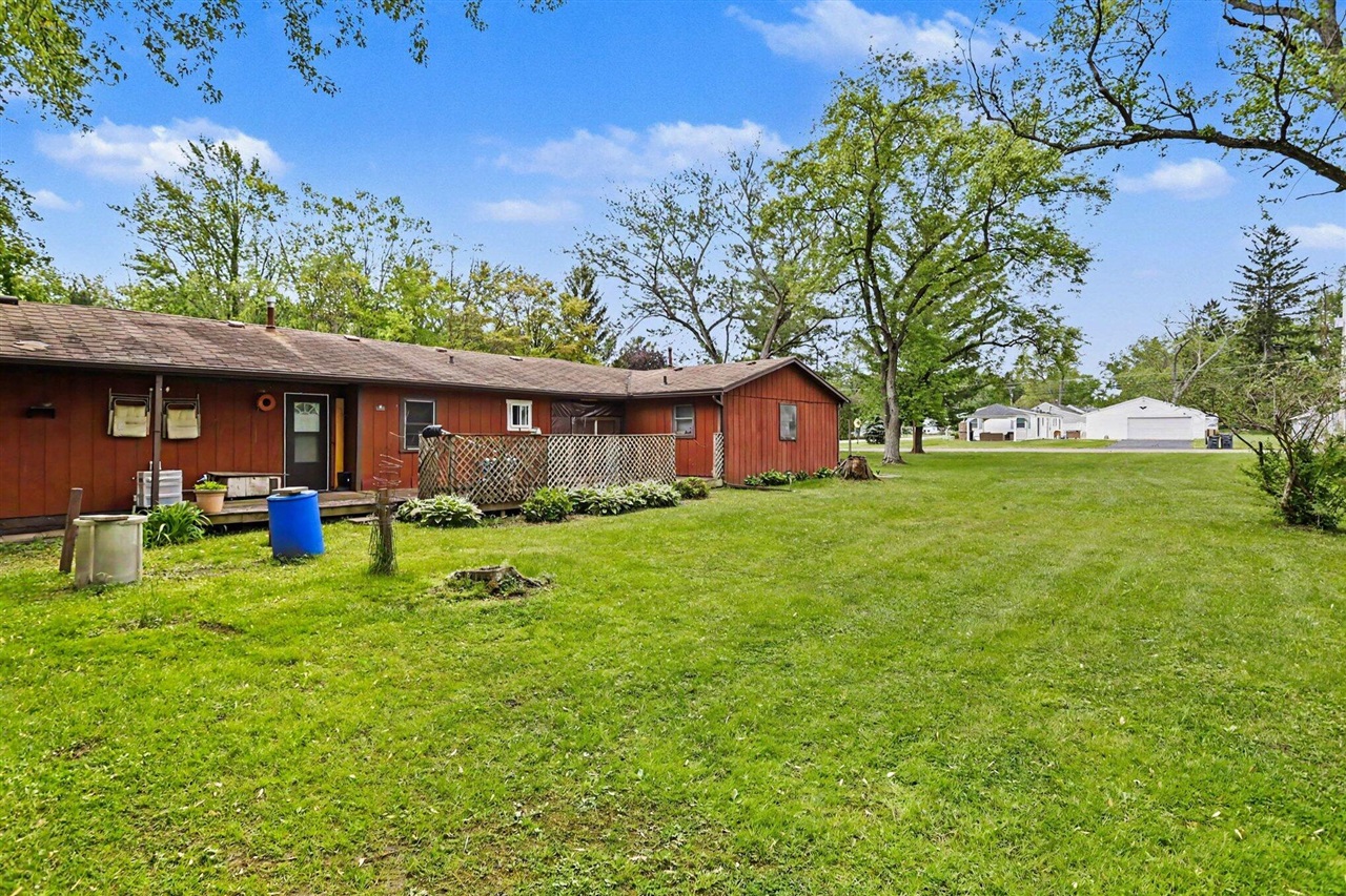 8223 Forest Beach Road Watervliet, MI 49098 - Photo 10 of 20