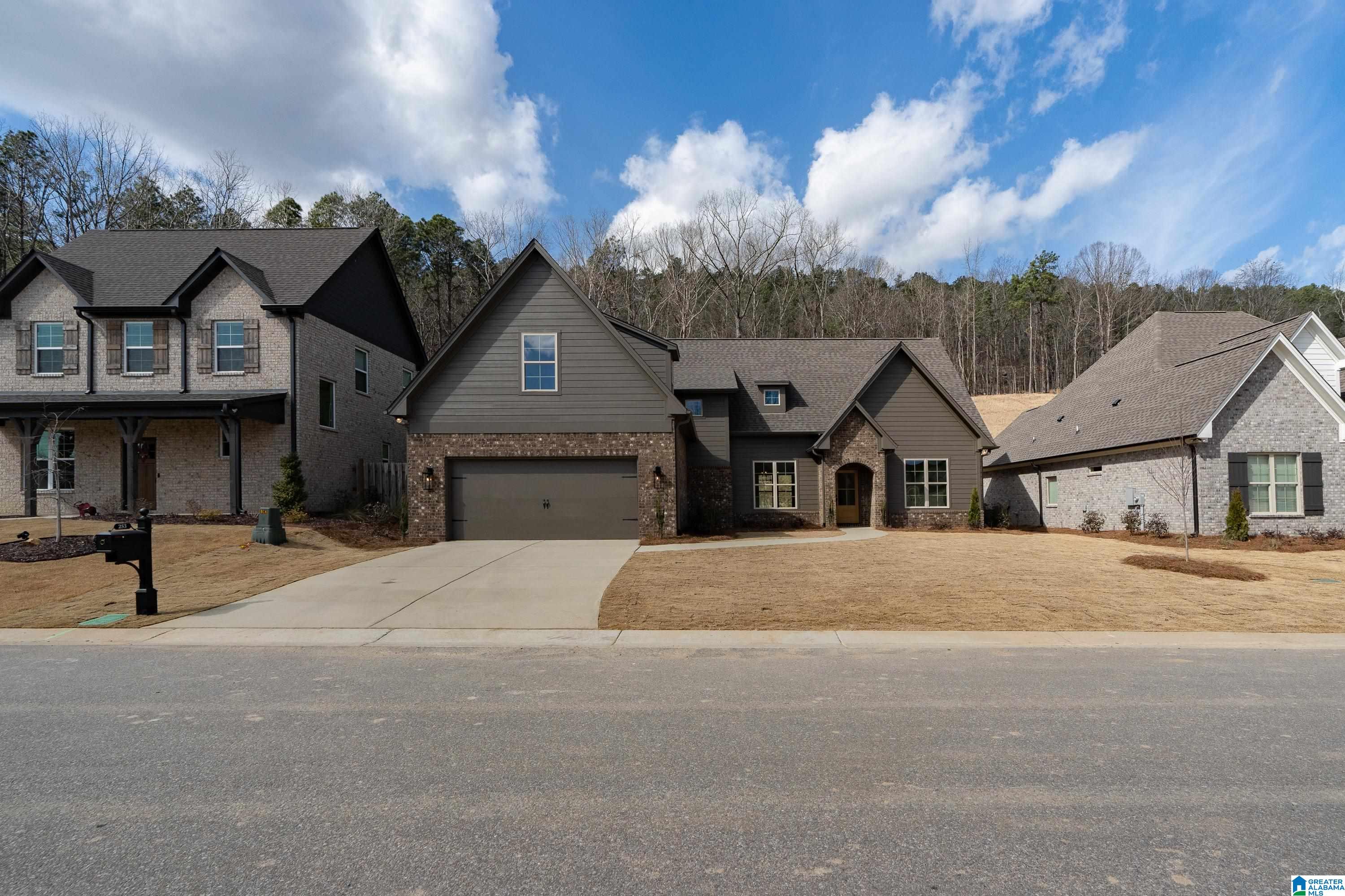 253 Kinross Circle Pelham, AL 35124 - Photo 2 of 42