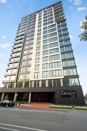 $5,500 | 1240 South 2nd Street, Unit 1323, Minneapolis, MN 55415
