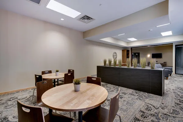 $5,500 | 1240 South 2nd Street, Unit 1323, Minneapolis, MN 55415