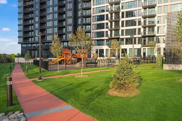 $5,500 | 1240 South 2nd Street, Unit 1323, Minneapolis, MN 55415