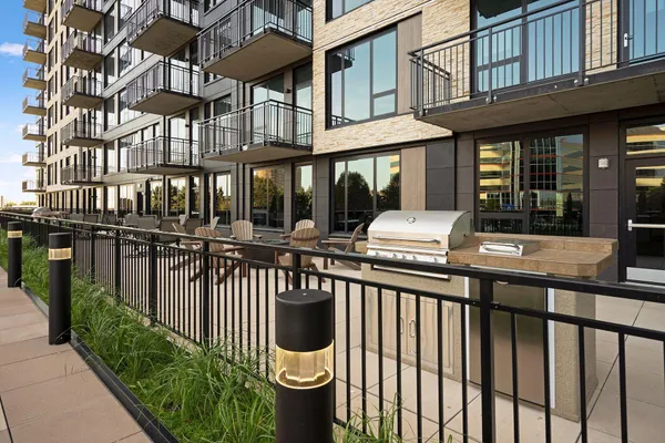 $5,500 | 1240 South 2nd Street, Unit 1323, Minneapolis, MN 55415