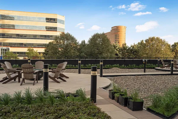 $5,500 | 1240 South 2nd Street, Unit 1323, Minneapolis, MN 55415