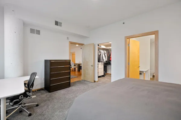 $5,500 | 1240 South 2nd Street, Unit 1323, Minneapolis, MN 55415