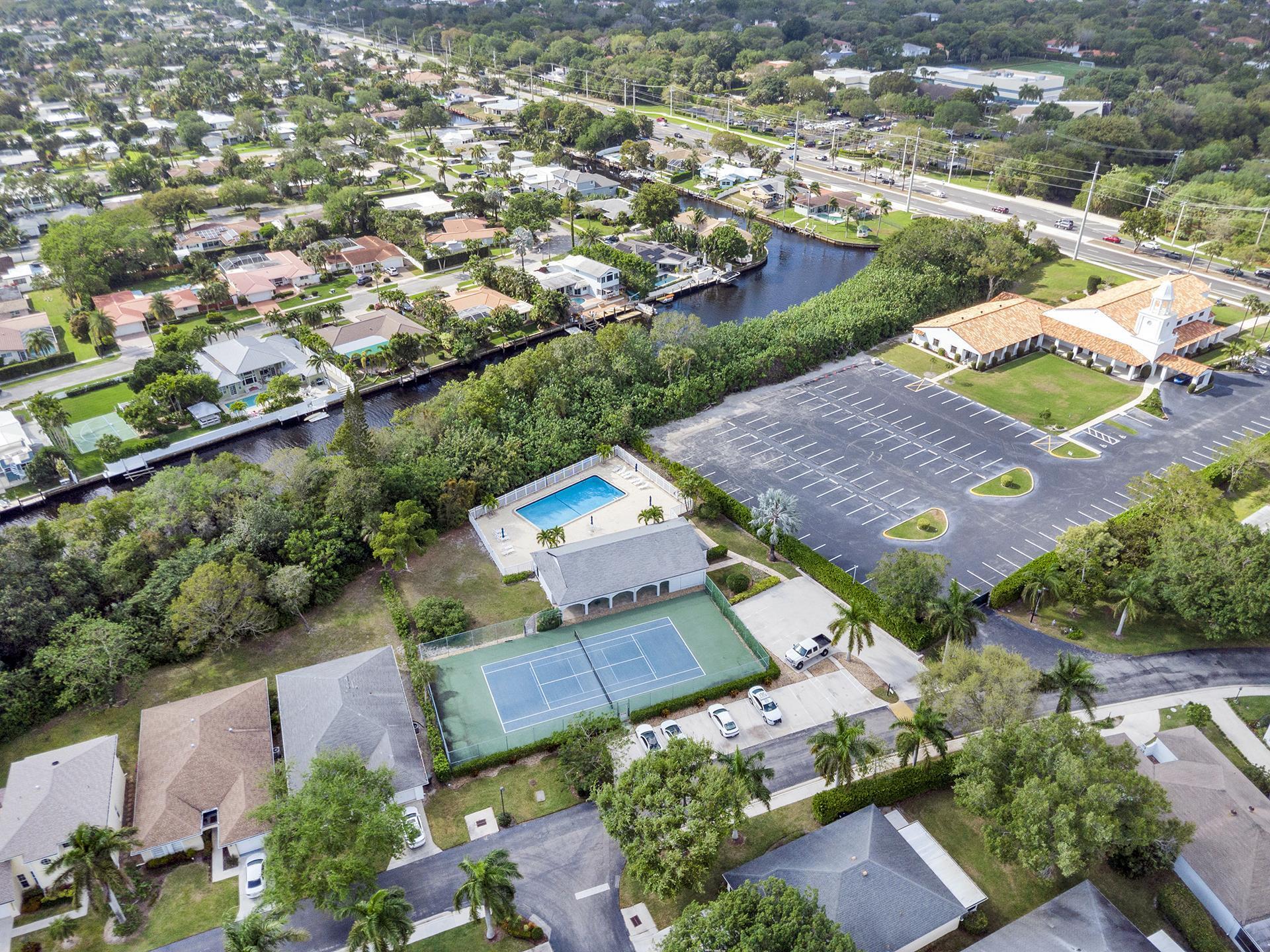 301 Del Rio Boulevard Boca Raton, FL 33432 - Photo 29 of 37 community amenities.