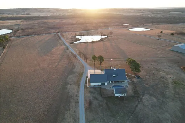 $889,350 | 687 Cr 3425 Road, Bartlesville, OK 74003