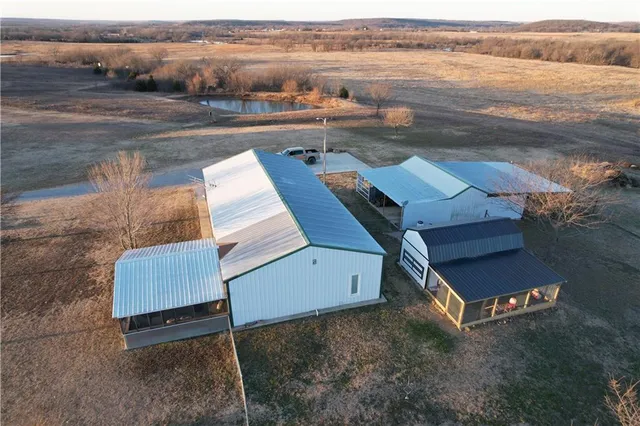 $889,350 | 687 Cr 3425 Road, Bartlesville, OK 74003