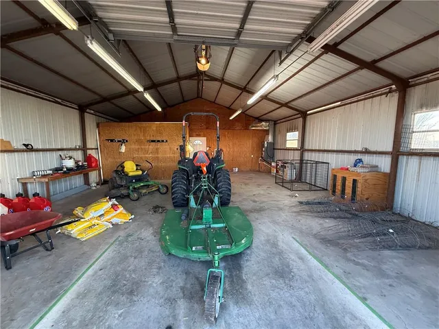 $889,350 | 687 Cr 3425 Road, Bartlesville, OK 74003