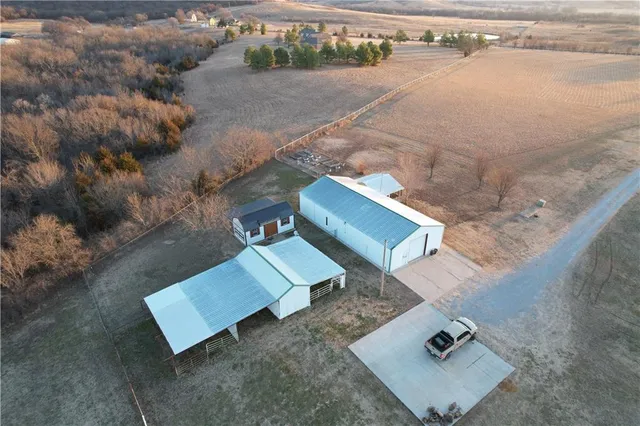 $889,350 | 687 Cr 3425 Road, Bartlesville, OK 74003