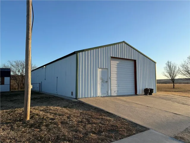 $889,350 | 687 Cr 3425 Road, Bartlesville, OK 74003