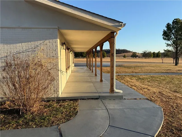 $889,350 | 687 Cr 3425 Road, Bartlesville, OK 74003