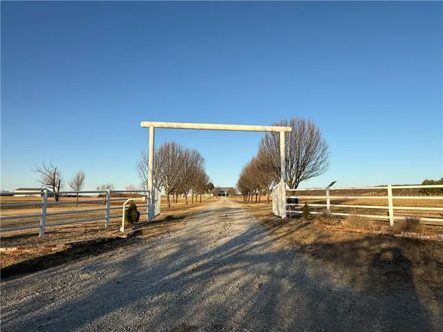 $889,350 | 687 Cr 3425 Road, Bartlesville, OK 74003
