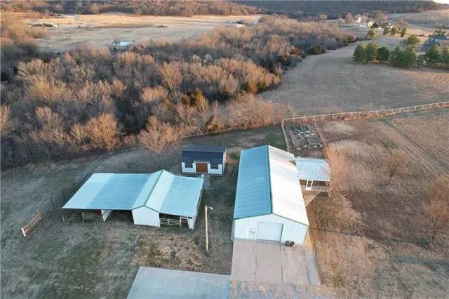 $889,350 | 687 Cr 3425 Road, Bartlesville, OK 74003