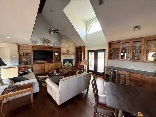 $889,350 | 687 Cr 3425 Road, Bartlesville, OK 74003