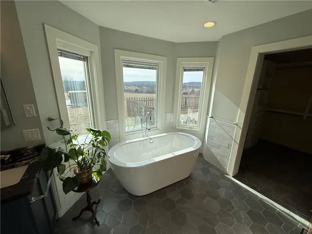 $889,350 | 687 Cr 3425 Road, Bartlesville, OK 74003