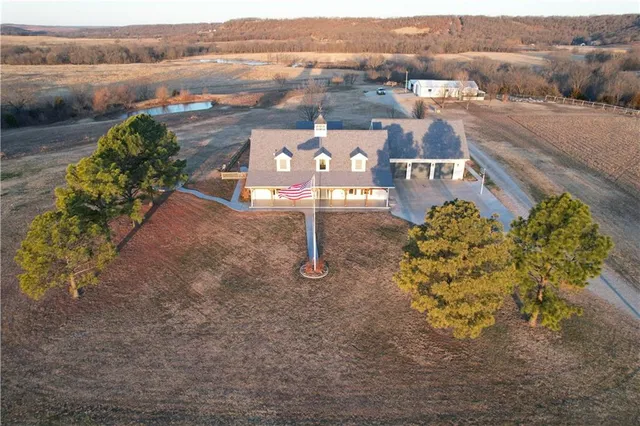 $889,350 | 687 Cr 3425 Road, Bartlesville, OK 74003